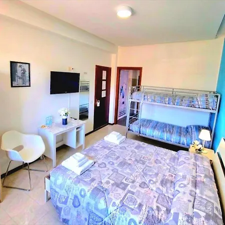 Italo House Bed & Breakfast Opera
