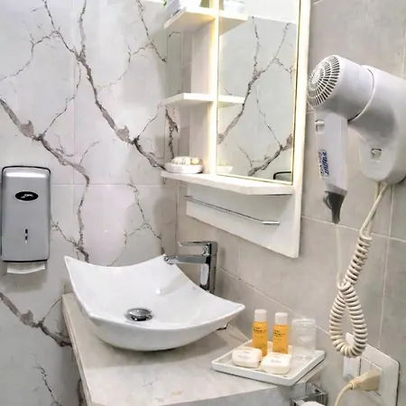 Italo House 3*