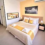Alojamento de Acomodação e Pequeno-almoço Italo House Opera